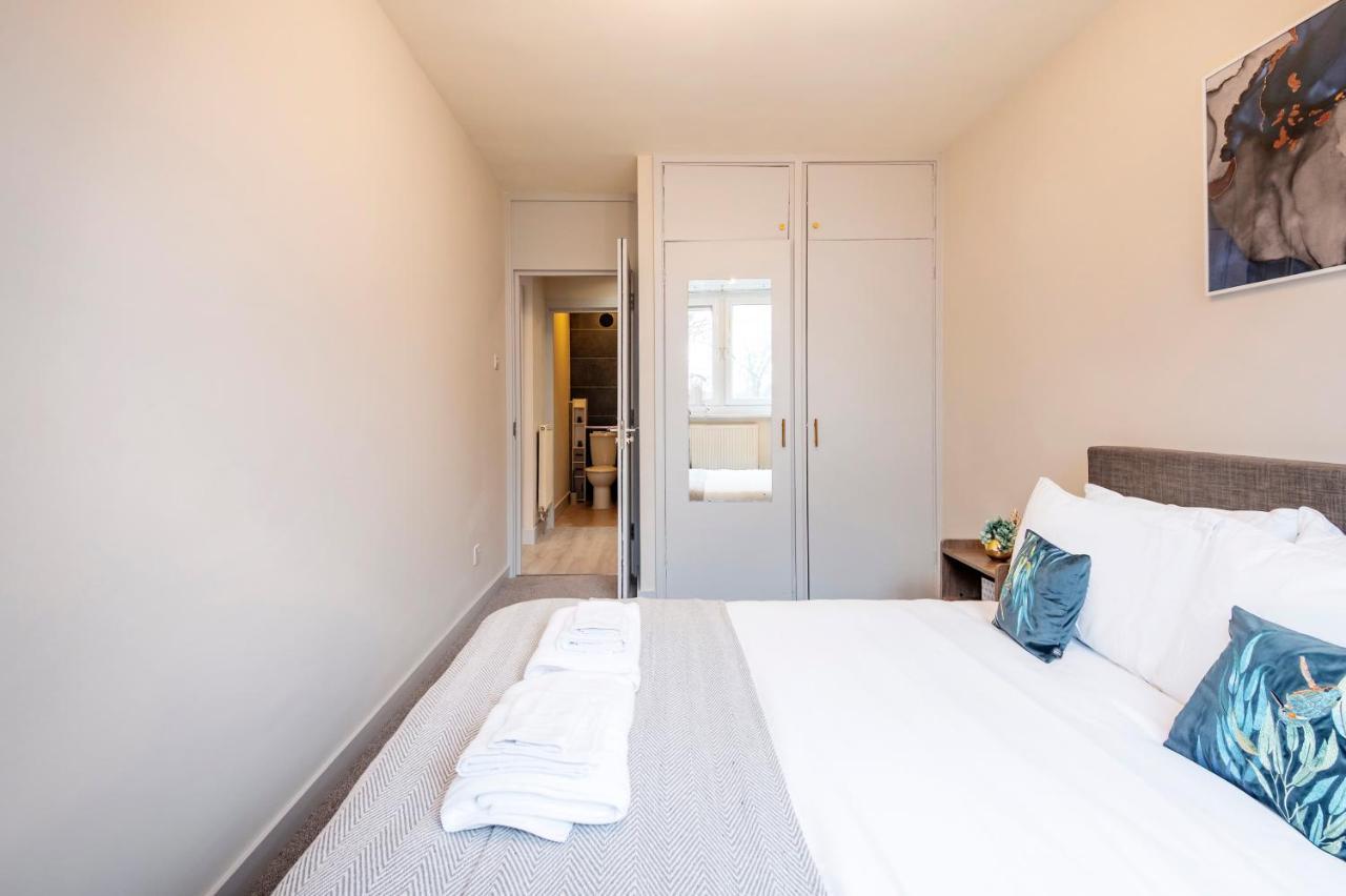 Lovely 4 Bedroom Flat In Wandsworth- Appartamento *
