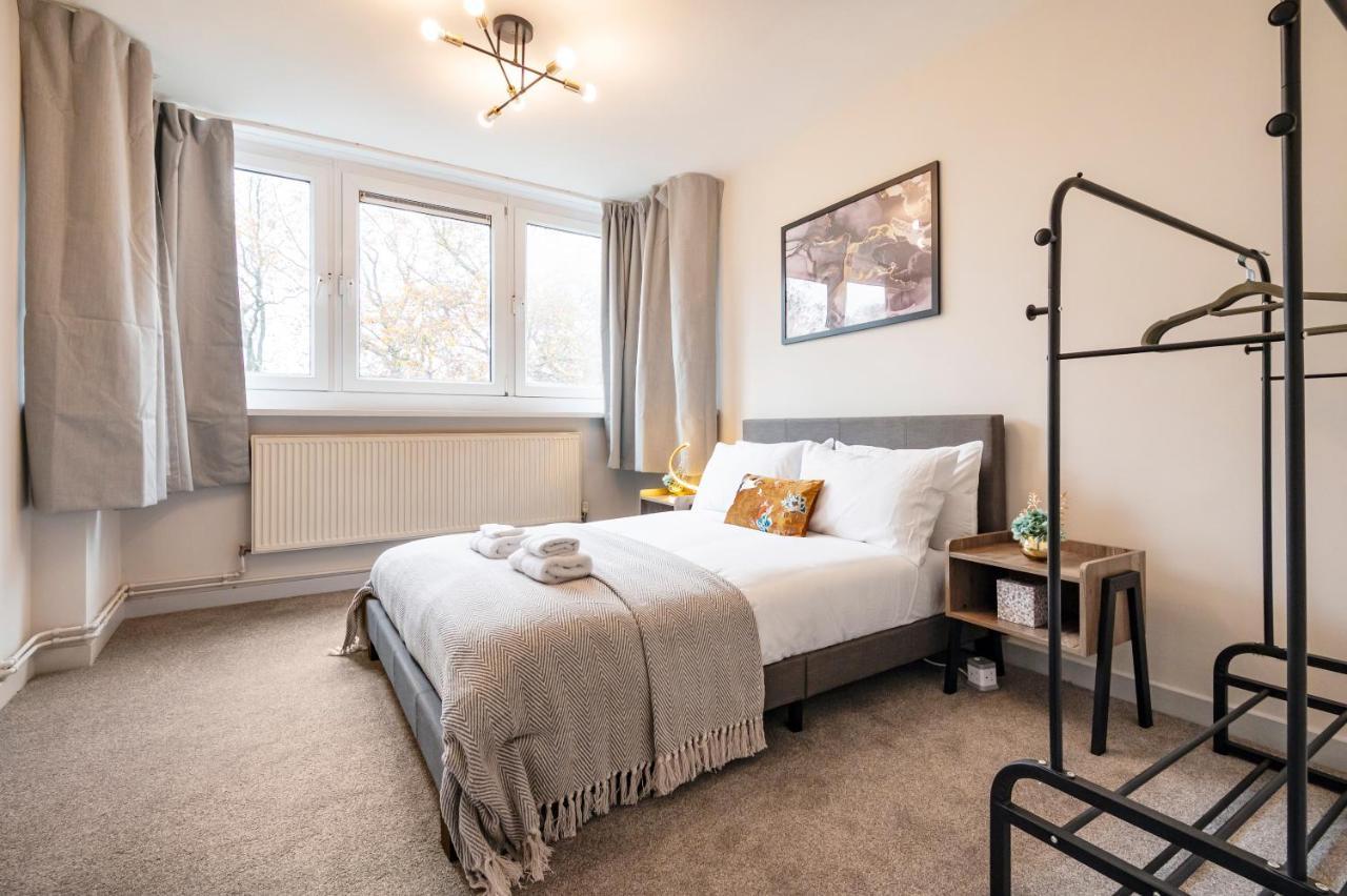Lovely 4 Bedroom Flat In Wandsworth- Appartamento Londra